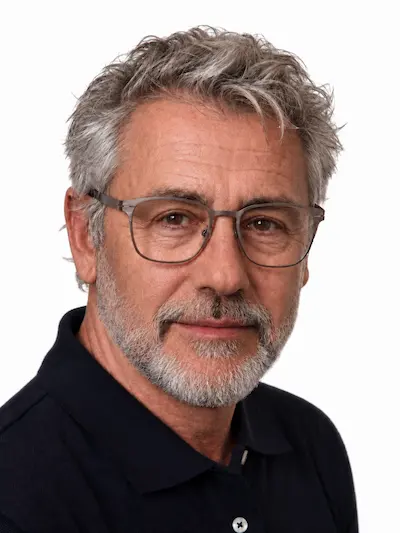Paul Elvey, englischer Muttersprachler